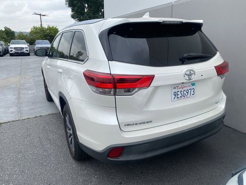 Used 2018 Toyota Highlander XLE w/ Carpet Mat Package (TMS) FWD image 4