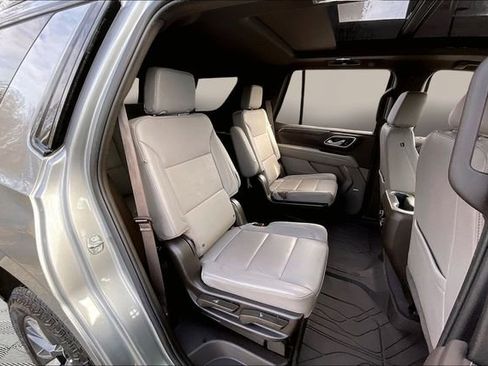 Used 2024 Chevrolet Tahoe Z71 w/ Luxury Package image 17