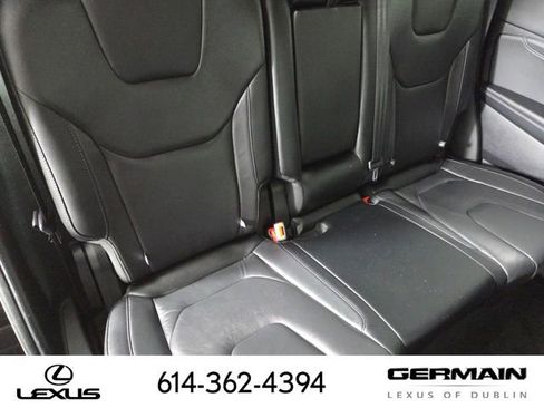 Used 2019 Ford Edge Titanium w/ Cold Weather Package image 21