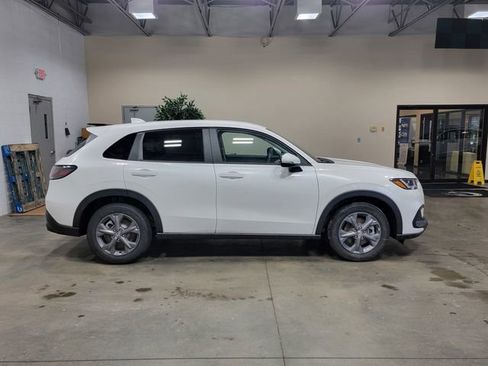 New 2026 Honda HR-V LX image 5