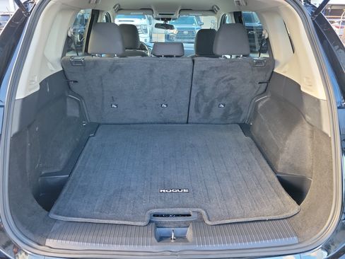 Used 2024 Nissan Rogue S FWD image 12