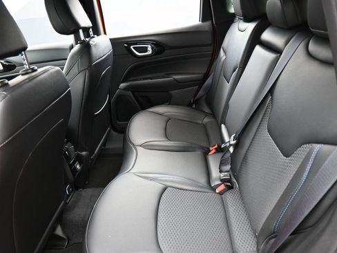 New 2026 Jeep Compass Latitude image 12