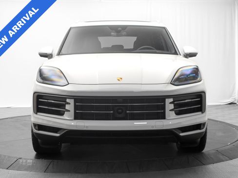 Used 2025 Porsche Cayenne S AWD/4WD image 8