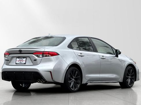 Used 2025 Toyota Corolla SE image 4
