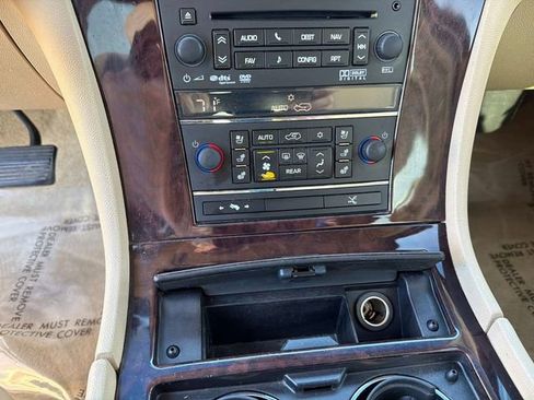 Used 2012 Cadillac Escalade Luxury image 24