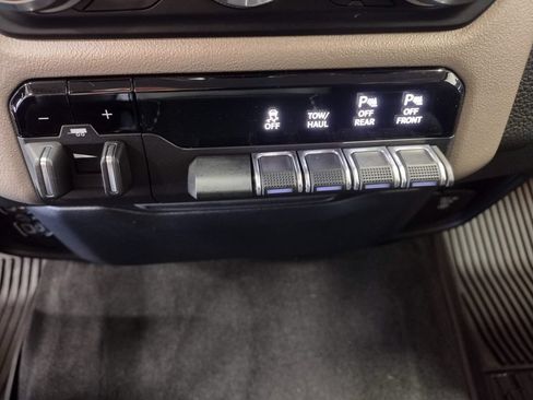 Used 2022 RAM 1500 Laramie AWD/4WD image 37