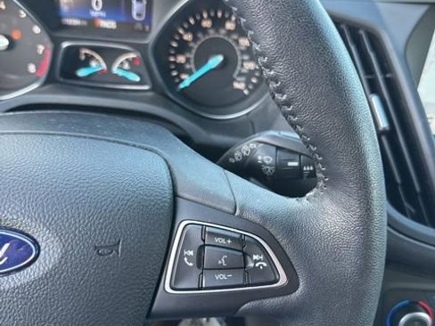 Used 2018 Ford Escape SEL w/ Ford Safe & Smart Package image 19