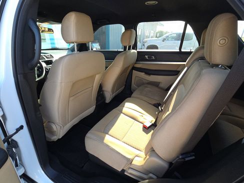 Used 2017 Ford Explorer FWD image 13