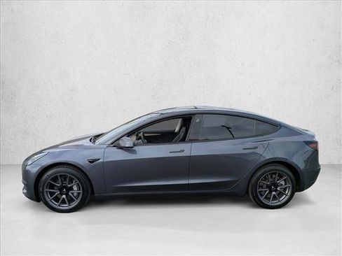 Used 2023 Tesla Model 3 Standard Range image 9