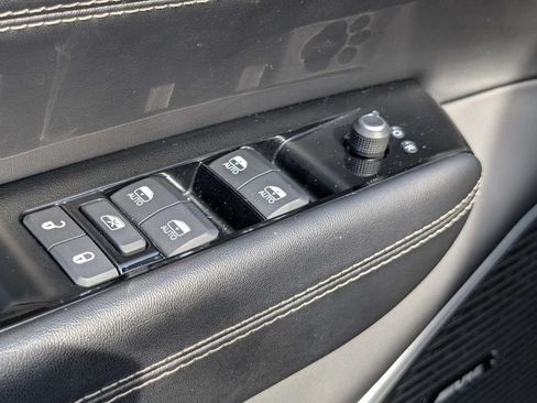 Used 2022 Jeep Wagoneer Series III w/ Convenience Group I AWD/4WD image 17