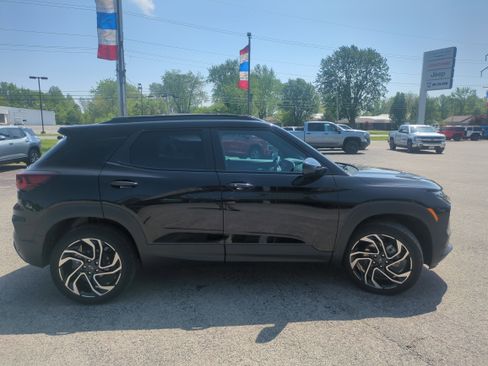 Used 2025 Chevrolet TrailBlazer RS w/ Convenience Package AWD/4WD image 4