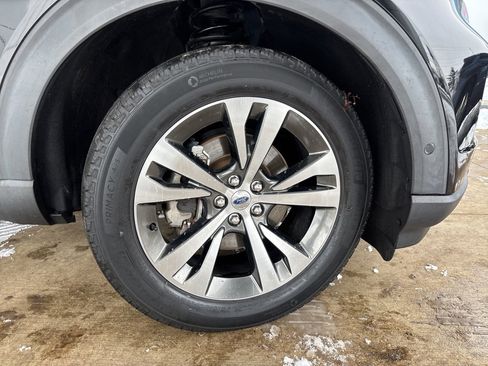 Used 2020 Ford Explorer Platinum w/ Premium Technology Package image 35