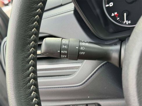 Used 2025 Subaru Forester Premium image 20