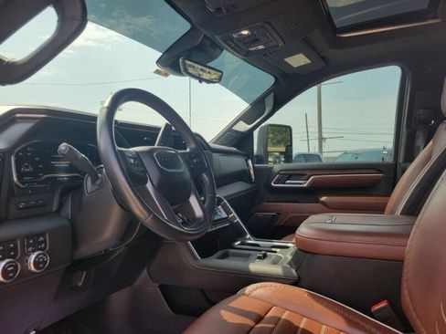 Used 2024 GMC Sierra 3500 Denali Ultimate AWD/4WD image 12