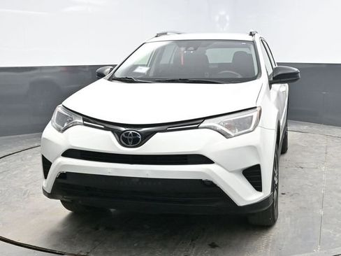 Used 2018 Toyota RAV4 LE image 2