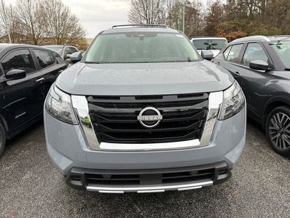 New 2025 Nissan Pathfinder Platinum w/ Lighting Package (N92)