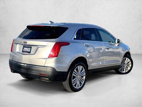 Used 2017 Cadillac XT5 Premium Luxury image 2