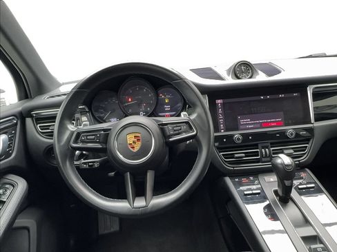 Used 2023 Porsche Macan AWD/4WD image 37