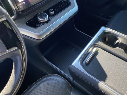 Used 2025 Ford Expedition Tremor image 37