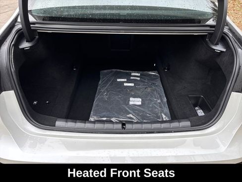 Used 2025 BMW 740i xDrive image 28