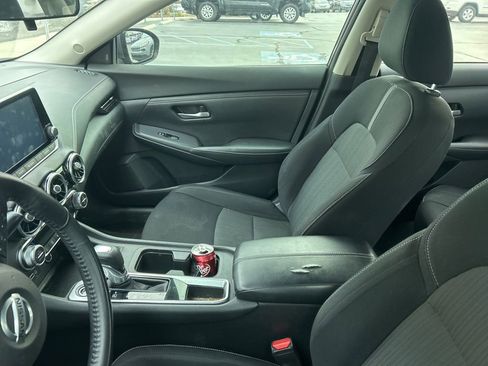 Used 2020 Nissan Sentra SV image 9