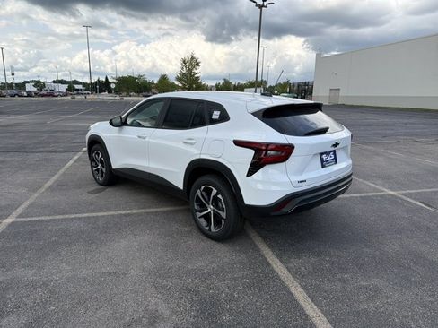 New 2026 Chevrolet Trax RS FWD image 7