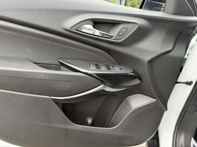 Certified 2024 Chevrolet Trax RS w/ Sunroof Package FWD image 20