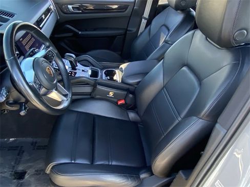 Used 2022 Porsche Cayenne S image 6