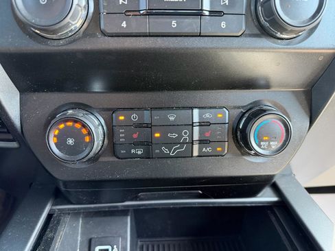 Used 2019 Ford F250 XLT w/ XLT Premium Package AWD/4WD image 36