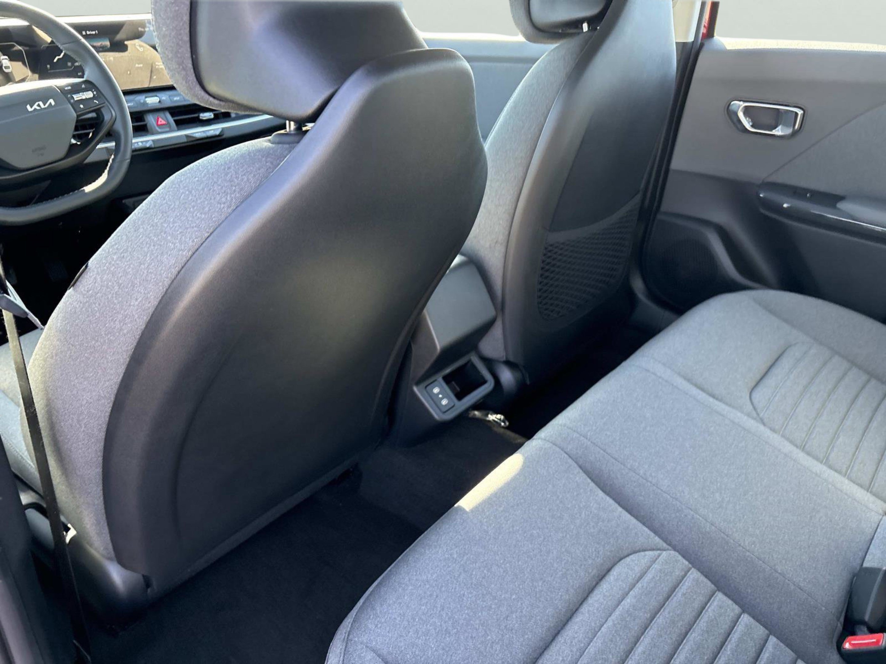 New 2025 Kia K4 EX FWD image 15