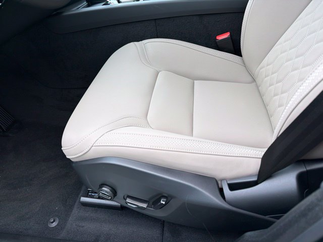 New 2027 Volvo XC60 B5 Plus AWD/4WD image 14