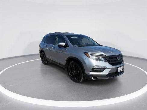 Used 2017 Honda Pilot Touring image 3