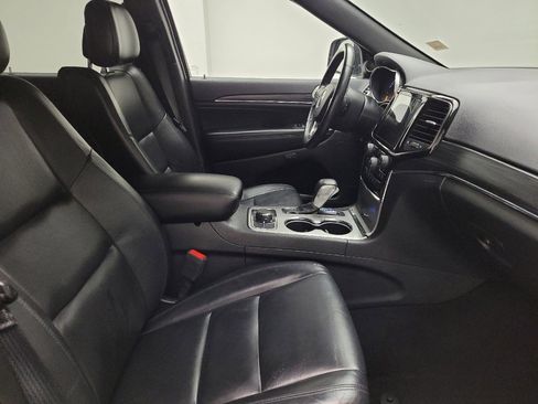 Used 2019 Jeep Grand Cherokee Limited image 21