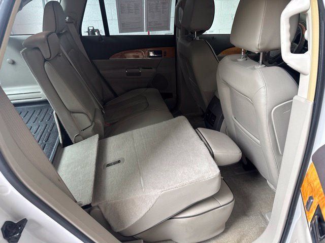 Used 2015 Lincoln MKX FWD w/ Equipment Group 102A image 27