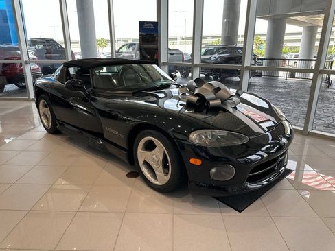 Used 1994 Dodge Viper RT/10 RWD image 2