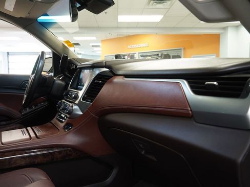 Used 2015 Chevrolet Tahoe LTZ AWD/4WD image 30