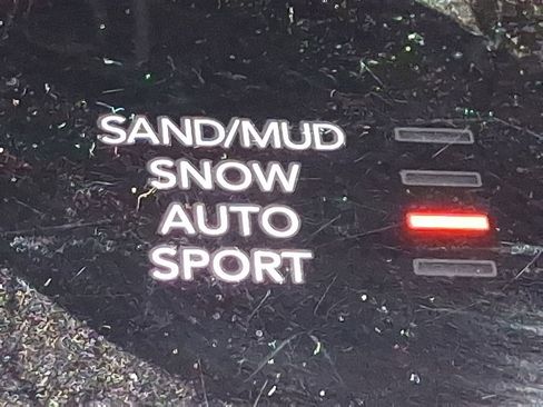 Used 2024 Jeep Wagoneer L Series II w/ Flexible Seating Group image 25