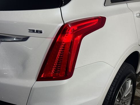 Used 2018 Cadillac XT5 Luxury w/ Driver Awareness Package FWD image 34