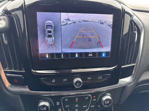 Certified 2023 Chevrolet Traverse LT FWD image 18