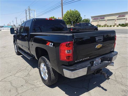 Used 2014 Chevrolet Silverado 2500 LTZ w/ LTZ Plus Package AWD/4WD image 16