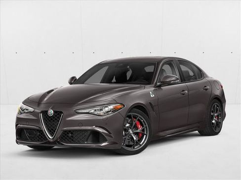 Used 2018 Alfa Romeo Giulia Quadrifoglio w/ Driver Assist Dynamic Package RWD image 1