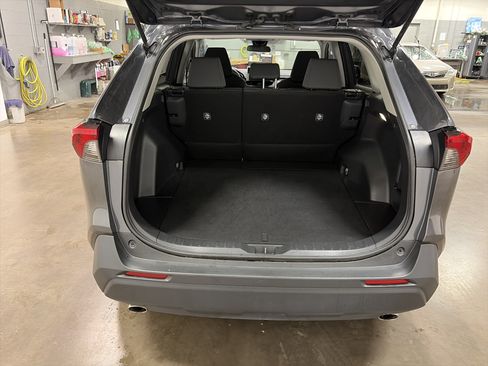 Used 2025 Toyota RAV4 XLE AWD/4WD image 25