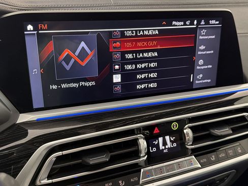 Used 2022 BMW X7 xDrive40i w/ M Sport Package AWD/4WD image 22