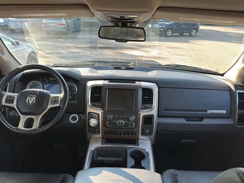 Used 2017 RAM 1500 Laramie AWD/4WD image 26