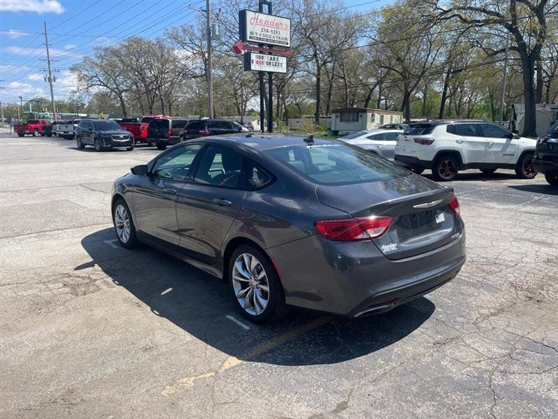 Used 2015 Chrysler 200 S FWD image 7
