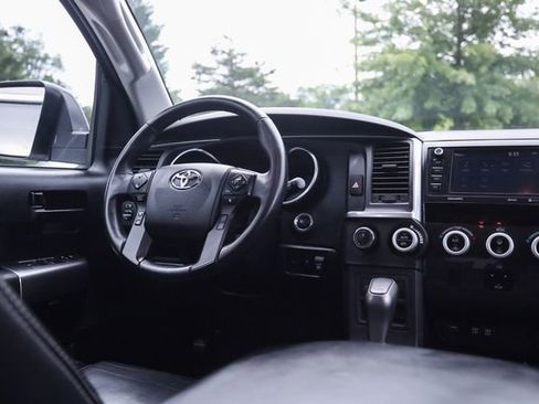 Used 2022 Toyota Sequoia TRD Sport AWD/4WD image 40