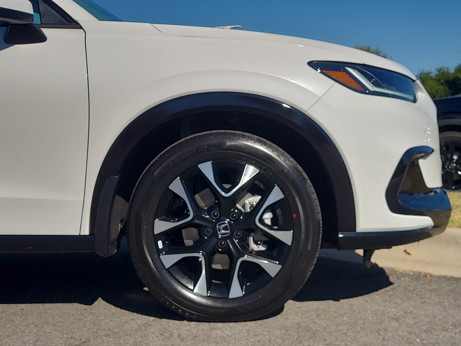 Used 2027 Honda HR-V EX-L image 9
