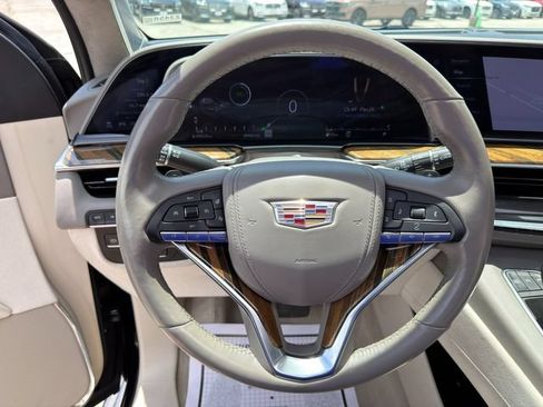 Used 2023 Cadillac Escalade Premium Luxury Platinum AWD/4WD image 34