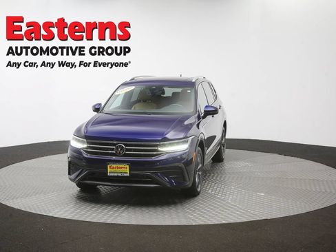 Used 2022 Volkswagen Tiguan SE w/ Panoramic Sunroof Package AWD/4WD image 54