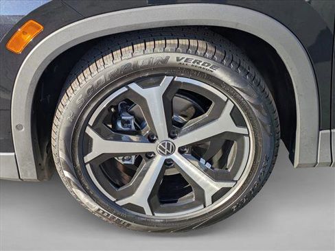New 2026 Volkswagen Tiguan SE image 9